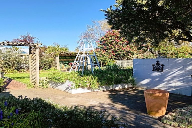 Photo of property in 12 Deller Drive, Carterton, 5713