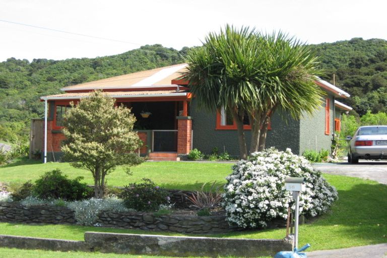 Photo of property in 56 Hampden Street, Picton, 7220