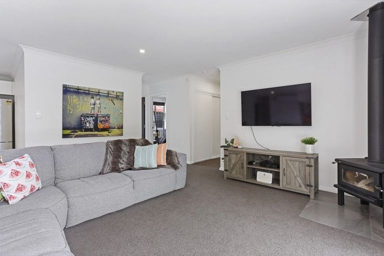 Photo of property in 4 Waikuku Beach Road, Waikuku Beach, 7473