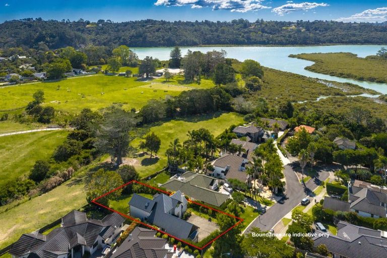 Photo of property in 4 Monkton Close, Greenhithe, Auckland, 0632