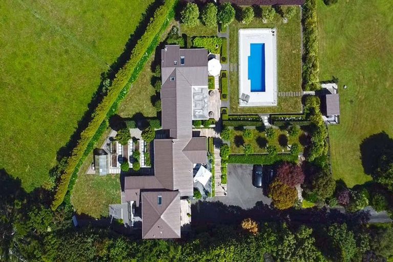 Photo of property in 36 Manutahi Road, Hillsborough, New Plymouth, 4372