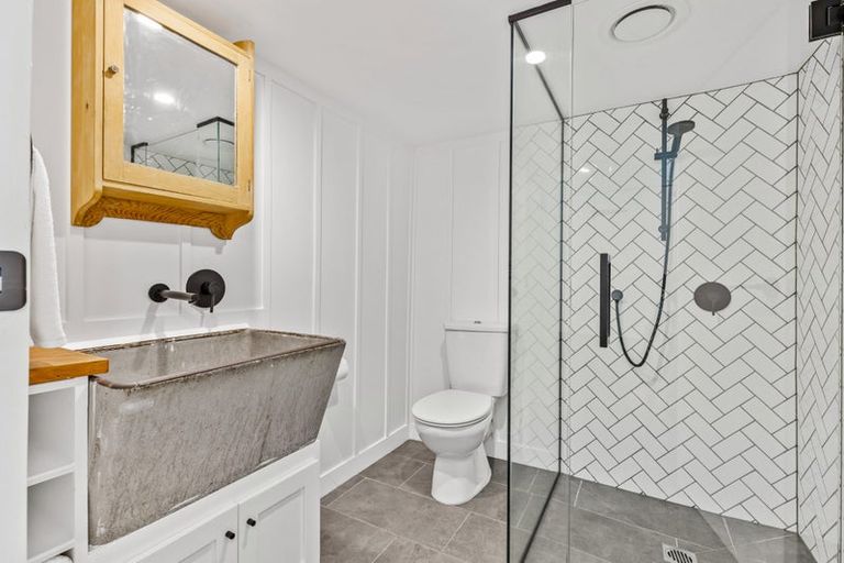 Photo of property in 121 Taikata Road, Te Atatu Peninsula, Auckland, 0610