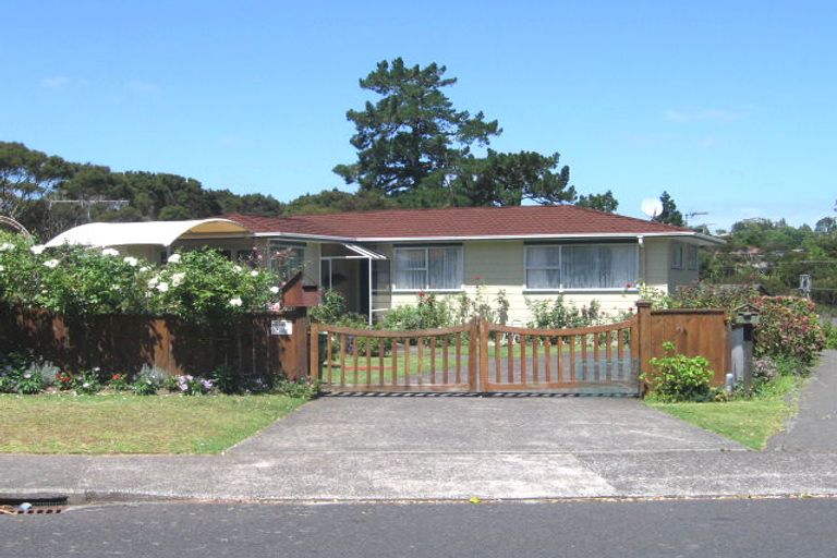 Photo of property in 11 Cunliffe Place, Glenfield, Auckland, 0629