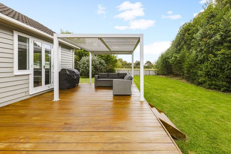 Photo of property in 12 Village Way, Ardmore, Papakura, 2582
