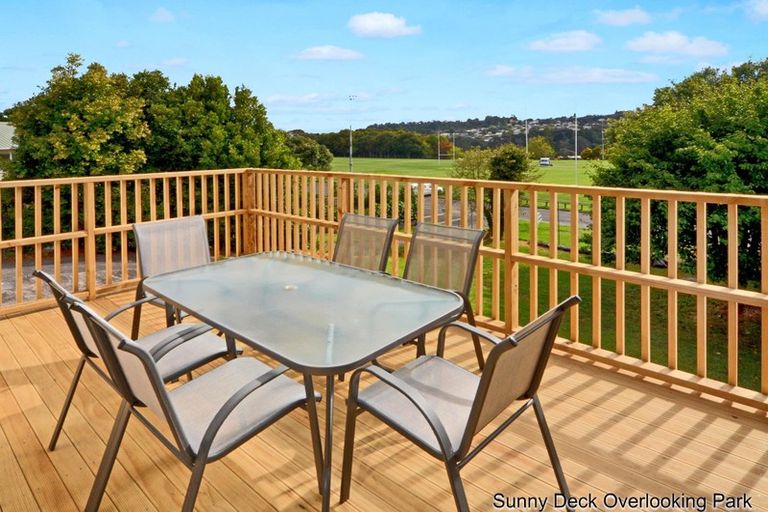 Photo of property in 9 Waverley Avenue, Glenfield, Auckland, 0629