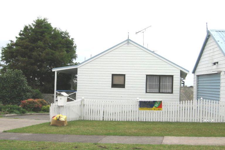 Photo of property in 1/7 Ebony Place, Massey, Auckland, 0614