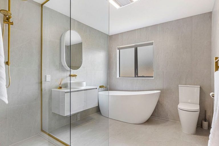 Photo of property in 4 Brandon Road, Manly, Whangaparaoa, 0930