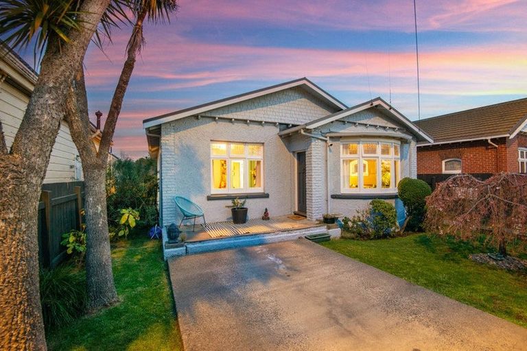 Photo of property in 199 Macandrew Road, South Dunedin, Dunedin, 9012