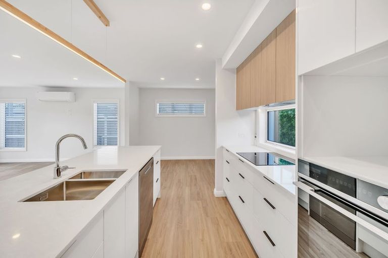 Photo of property in 9a Church Road, Taradale, Napier, 4112