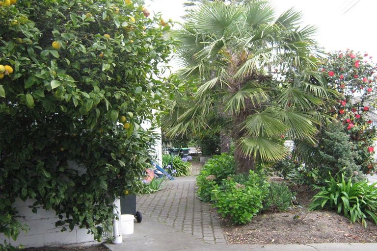 Photo of property in 2/22 Clare Road, St Albans, Christchurch, 8014