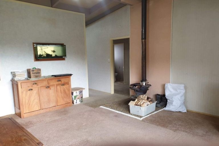 Photo of property in 76 George Street, Hikurangi, 0114