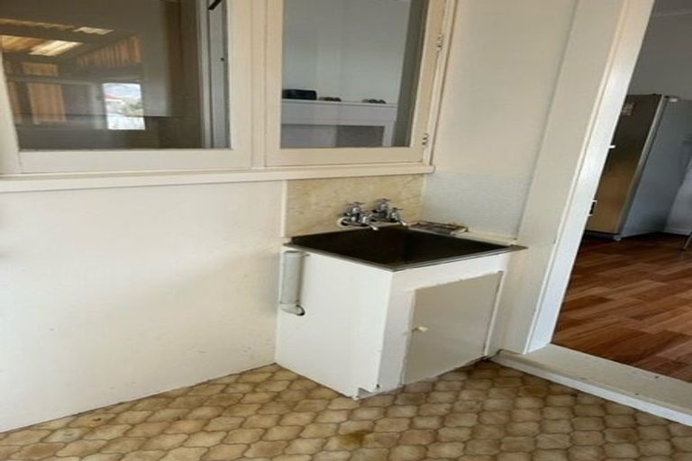 Photo of property in 5 Strange Street, Waitara, 4320