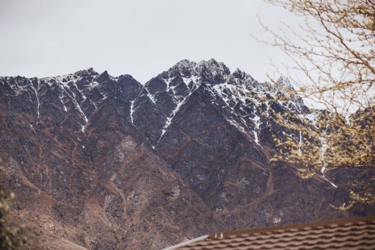 Photo of property in 44 Remarkables Crescent, Frankton, Queenstown, 9300