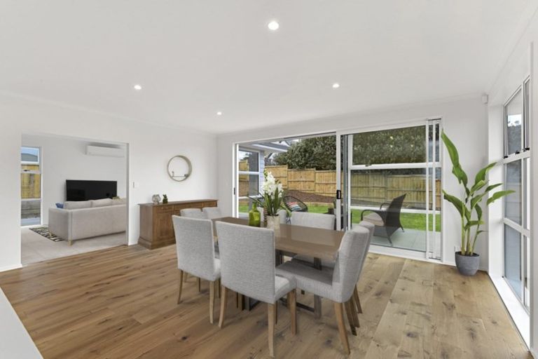 Photo of property in 24 Kukuwai Avenue, Red Beach, 0932