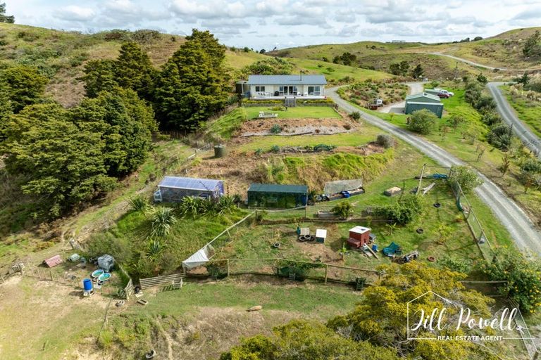 Photo of property in 611 Bickerstaffe Road, Maungaturoto, 0587