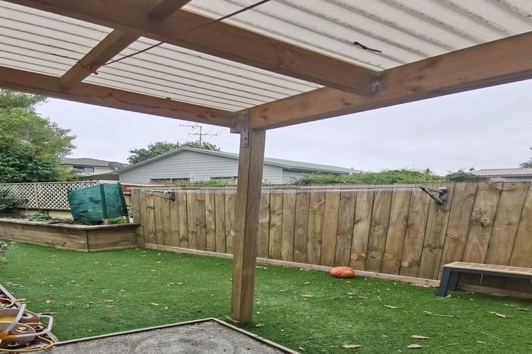 Photo of property in 17 Brennan Avenue, Te Atatu Peninsula, Auckland, 0610