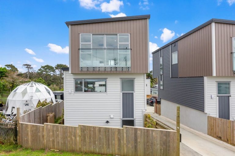 Photo of property in 298a Sunset Road, Windsor Park, Auckland, 0632