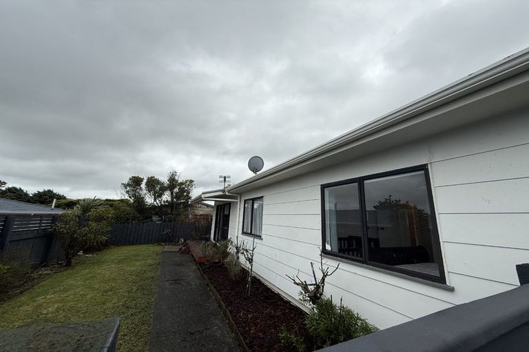 Photo of property in 1/20 Mandeville Crescent, Grenada Village, Wellington, 6037