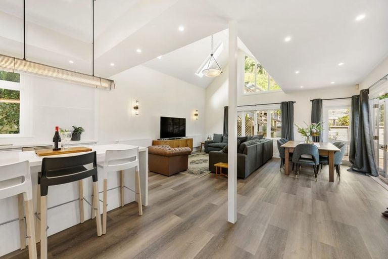 Photo of property in 210 Oriental Parade, Oriental Bay, Wellington, 6011