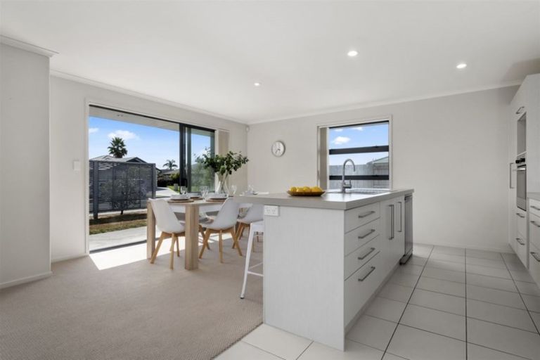 Photo of property in 125 Doncaster Drive, Papamoa Beach, Papamoa, 3118