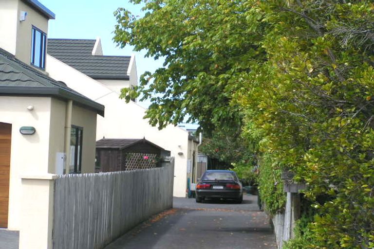 Photo of property in 7a Park Avenue, Northcote, Auckland, 0626