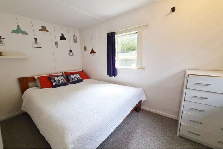 Photo of property in 18 Violet Street, Riverton/aparima, Riverton, 9822