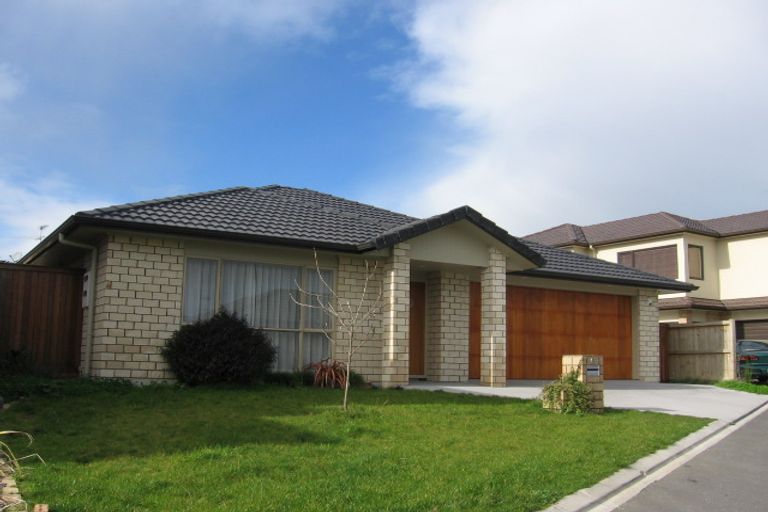 Photo of property in 6 Tsar Court, Flat Bush, Auckland, 2016