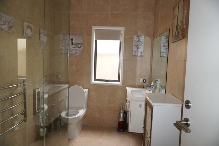 Photo of property in 20 Eastwood Rise, Browns Bay, Auckland, 0630