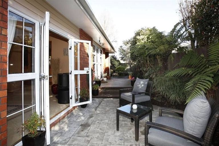 Photo of property in 6 Pasadena Place, Harewood, Christchurch, 8051