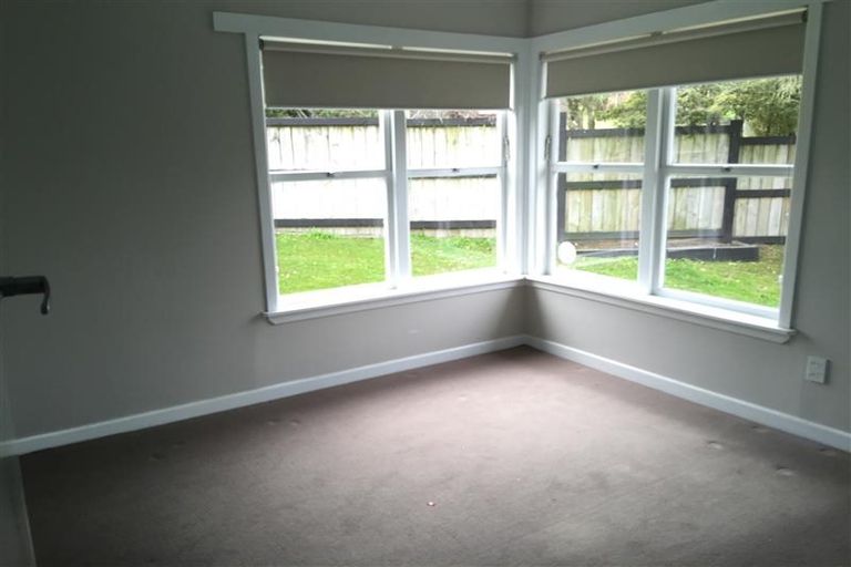 Photo of property in 42 Highland Avenue, Titirangi, Auckland, 0604