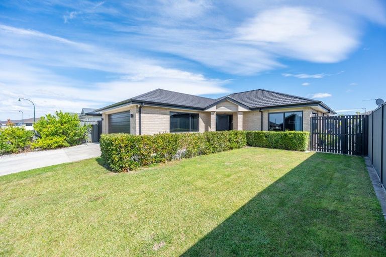 Photo of property in 7 Ruakituri Place, Te Awa, Napier, 4110