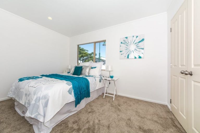 Photo of property in 9 Lockington Avenue, Henderson, Auckland, 0612