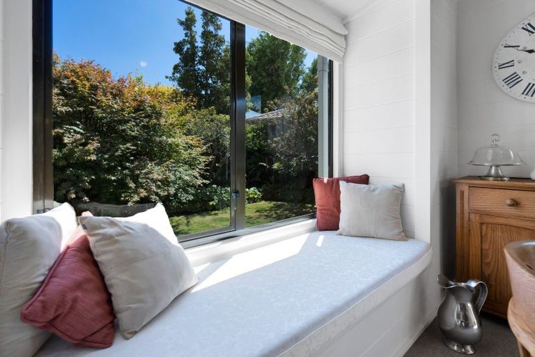 Photo of property in 301 Mangorei Road, Merrilands, New Plymouth, 4312