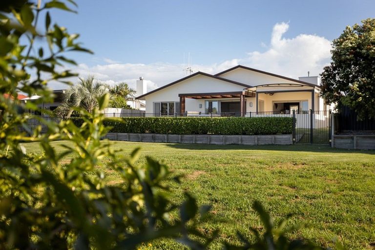 Photo of property in 81 Oriental Parade, Papamoa Beach, Papamoa, 3118