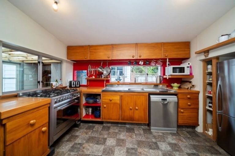 Photo of property in 295 Skinner Road, Bird Road, Stratford, 4393