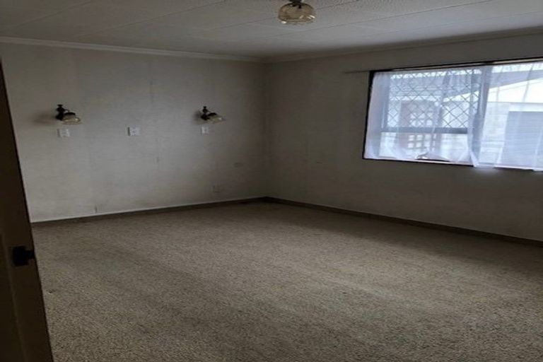 Photo of property in 33 Lupin Road, Otaki, 5512