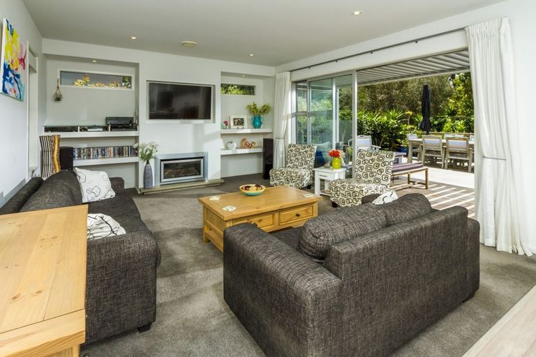 Photo of property in 8 Sealy Road, Torbay, Auckland, 0630