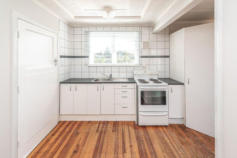 Photo of property in 12 Morgan Street, Castlecliff, Whanganui, 4501