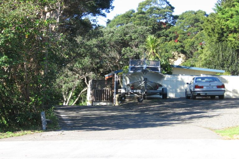 Photo of property in 19 Ocean View Road, Hatfields Beach, Orewa, 0931