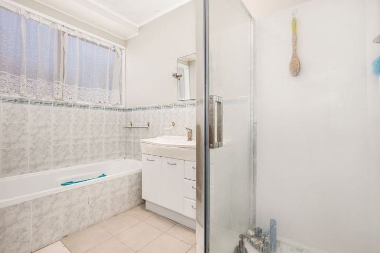 Photo of property in 3 Poutini Place, Manurewa, Auckland, 2102