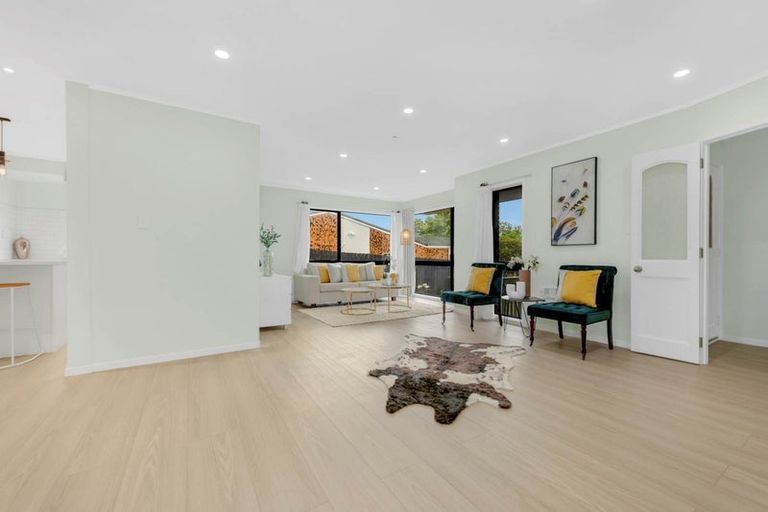 Photo of property in 3 Mimosa Place, Half Moon Bay, Auckland, 2012