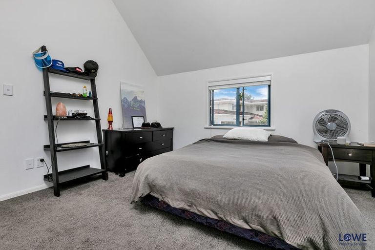 Photo of property in 480a Beach Road, Murrays Bay, Auckland, 0630