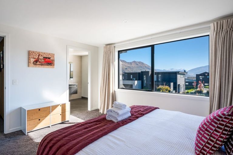 Photo of property in 45 Tenby Street, Wanaka, 9305