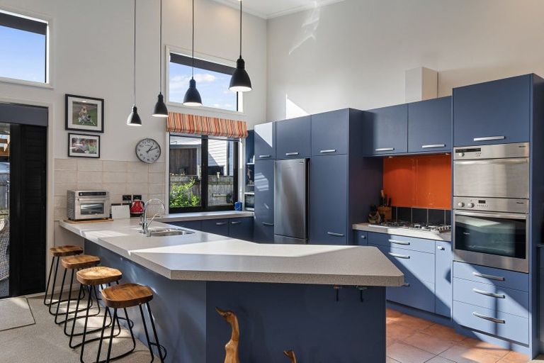 Photo of property in 8a Queenwood Road, Levin, 5510