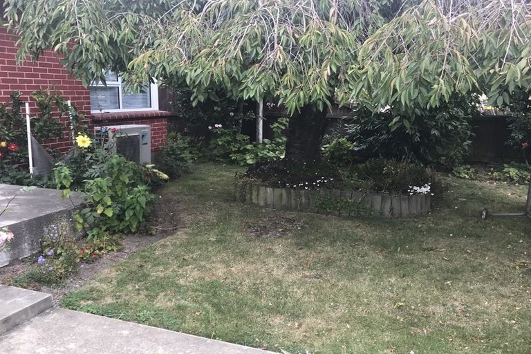 Photo of property in 4 Grahams Road, Ilam, Christchurch, 8041