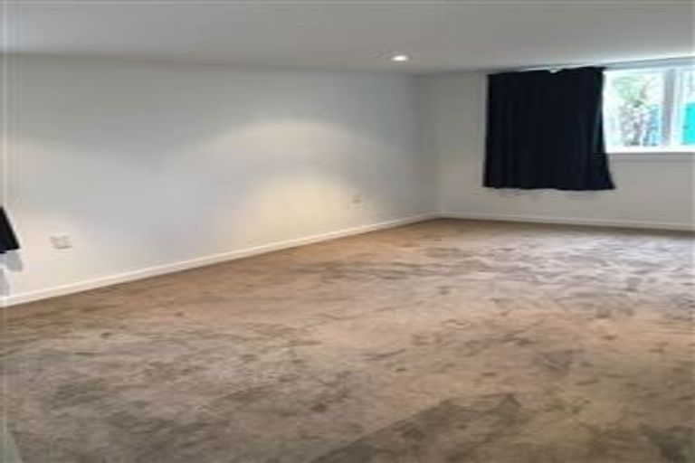Photo of property in 1/60 Woodlands Crescent, Browns Bay, Auckland, 0630