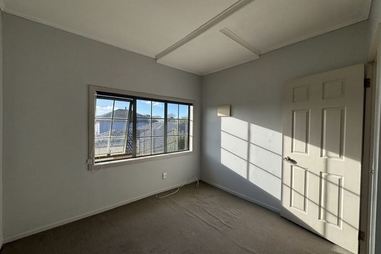 Photo of property in 17 Gray Avenue, Mangere East, Auckland, 2024