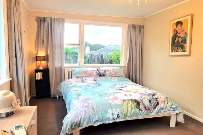 Photo of property in 75 Sidlaw Street, Strathmore Park, Wellington, 6022