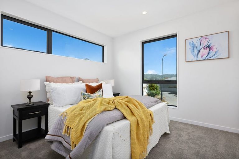 Photo of property in 5 Eric Gifford Drive, Ranui, Auckland, 0612