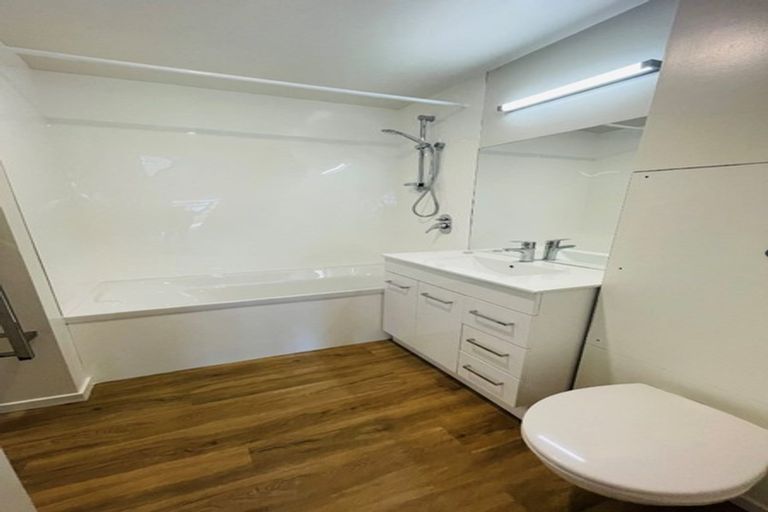 Photo of property in 1/21 Hewitts Road, Merivale, Christchurch, 8014